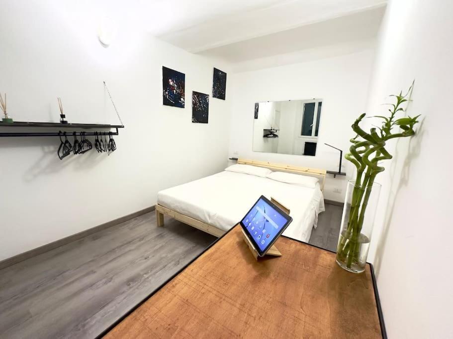 Midway Home, Nel Centro Storico Di Genova מראה חיצוני תמונה